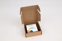 Vzorkovník jednofarebných látok s kódmi farieb