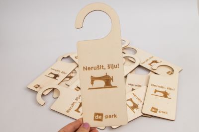 Visačka - Nerušiť, šijem! (4)