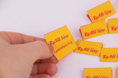 Tkaný štítok - Rýchle šípy - do švu (1)